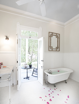 Bathroom of Orchid Room, Simonton Court Key West